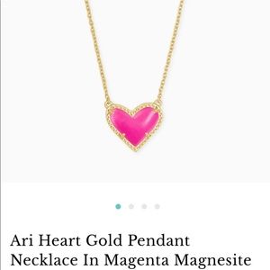 Kendra Scott Ari Heart In Magenta Magnesite Gold Pendant Necklace